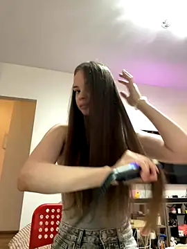 Snapshot of KristiRich chatting on 11.10.25 KristiRich online show from 11.10.25