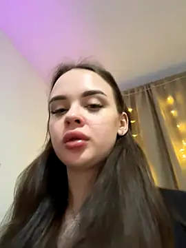 Snapshot of KristiRich chatting on 11.12.25 KristiRich online show from 11.12.25