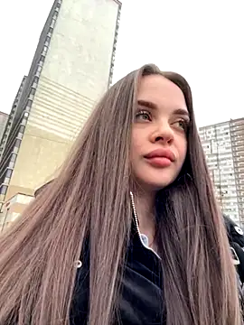 Snapshot of KristiRich chatting on 11.17.25 KristiRich online show from 11.17.25