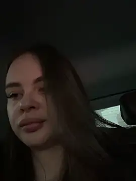 Snapshot of KristiRich chatting on 11.19.25 KristiRich online show from 11.19.25