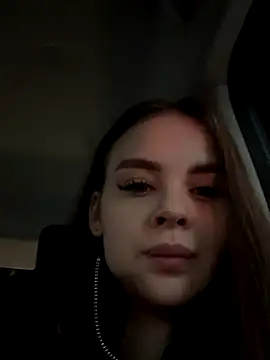 Snapshot of KristiRich chatting on 11.22.25 KristiRich online show from 11.22.25