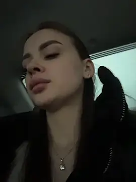 Snapshot of KristiRich chatting on 11.24.25 KristiRich online show from 11.24.25