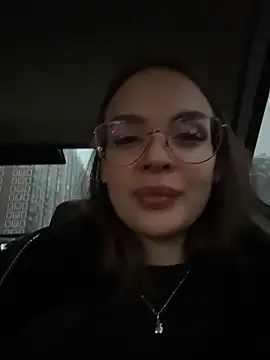 Snapshot of KristiRich chatting on 12.05.25 KristiRich online show from 12.05.25