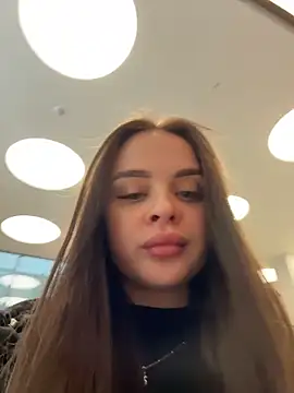 Snapshot of KristiRich chatting on 12.16.25 KristiRich online show from 12.16.25