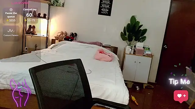 Lolitaloove69 online show from 11.15.25