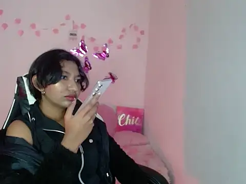 Snapshot of Samanta_777 chatting on 12.20.25 Samanta 777 online show from 12.20.25