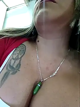 Snapshot of cataleyamyst chatting on 11.08.25 cataleyamyst online show from 11.08.25