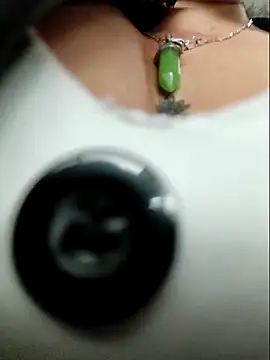 Snapshot of cataleyamyst chatting on 12.19.25 cataleyamyst online show from 12.19.25