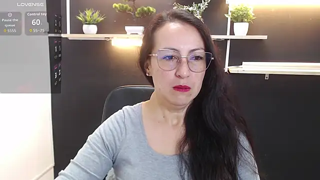 Lauryn Jones online show from 04.20.26