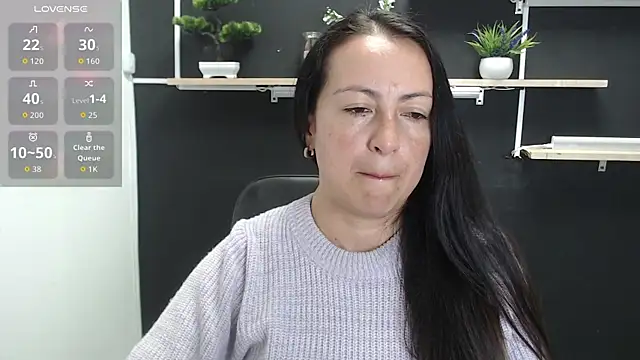 Lauryn Jones online show from 06.04.26