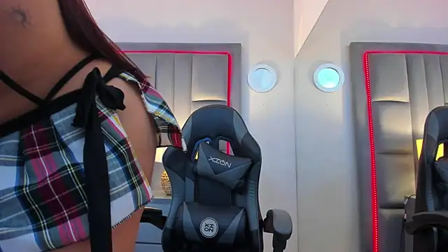 Snapshot of BriannaRivera chatting on 11.24.25 BriannaRivera online show from 11.24.25