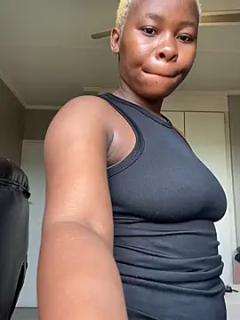 Snapshot of MiyaXo2 chatting on 11.11.25 MiyaXo2 online show from 11.11.25