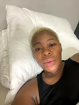 MiyaXo2 online show from 11.18.25