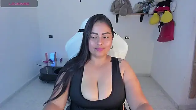 Snapshot of Valery_stuart chatting on 11.10.25 Valery stuart online show from 11.10.25