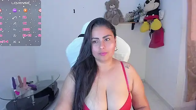 Snapshot of Valery_stuart chatting on 11.11.25 Valery stuart online show from 11.11.25