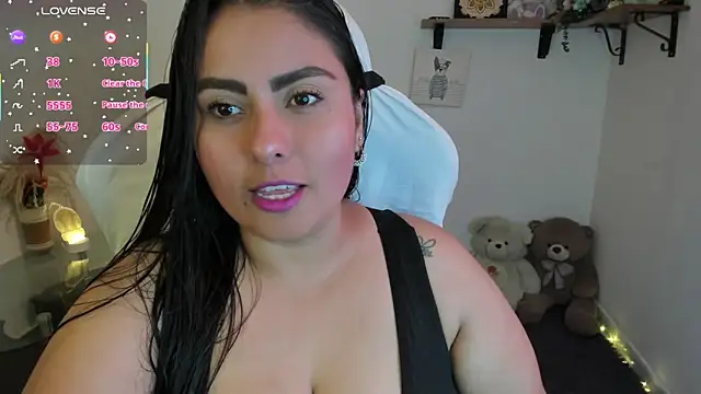 Snapshot of Valery_stuart chatting on 12.18.25 Valery stuart online show from 12.18.25