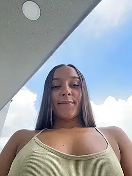 Snapshot of Brunettecollins05 chatting on 11.03.25 Brunettecollins05 online show from 11.03.25