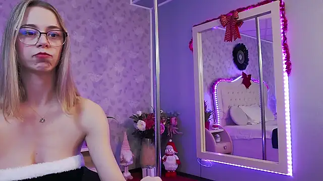 GracieCute online show from 12.24.24