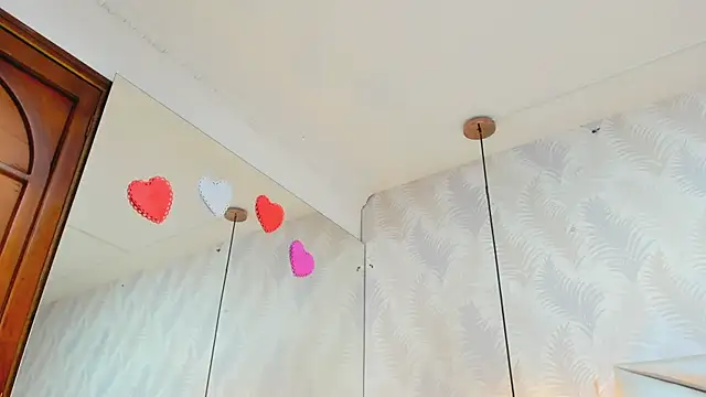 Snapshot of laurettedela_rouse chatting on 11.27.25 laurettedela rouse online show from 11.27.25