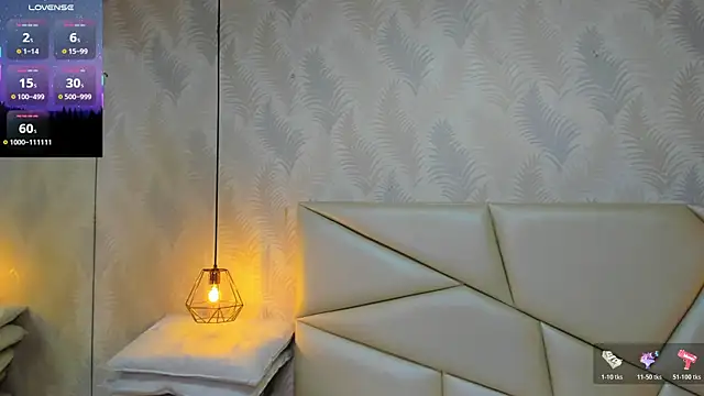 Snapshot of laurettedela_rouse chatting on 11.28.25 laurettedela rouse online show from 11.28.25