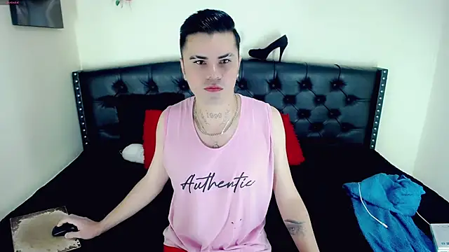 Snapshot of Sebastian_Loaiza chatting on 11.01.25 Sebastian Loaiza online show from 11.01.25