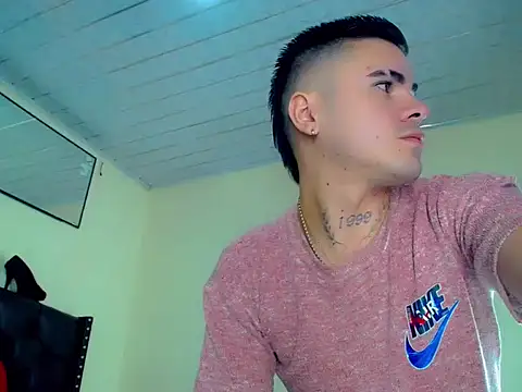 Snapshot of Sebastian_Loaiza chatting on 11.10.25 Sebastian Loaiza online show from 11.10.25