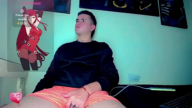 Snapshot of Sebastian_Loaiza chatting on 11.18.25 Sebastian Loaiza online show from 11.18.25