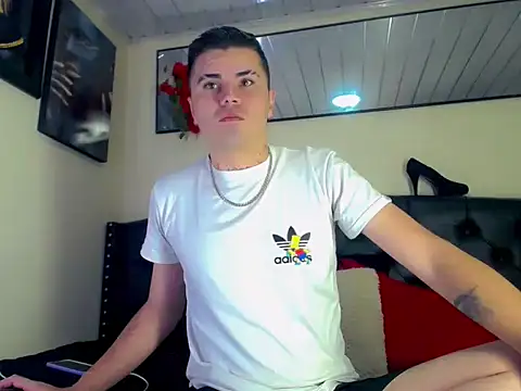 Snapshot of Sebastian_Loaiza chatting on 11.19.25 Sebastian Loaiza online show from 11.19.25