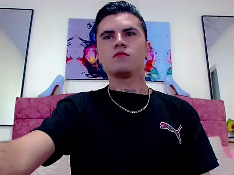 Snapshot of Sebastian_Loaiza chatting on 11.25.25 Sebastian Loaiza online show from 11.25.25