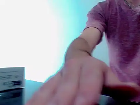 Snapshot of Sebastian_Loaiza chatting on 11.27.25 Sebastian Loaiza online show from 11.27.25