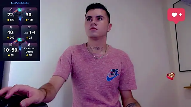 Snapshot of Sebastian_Loaiza chatting on 12.05.25 Sebastian Loaiza online show from 12.05.25