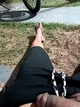 Snapshot of 085cyti chatting on 11.14.25 085cyti online show from 11.14.25