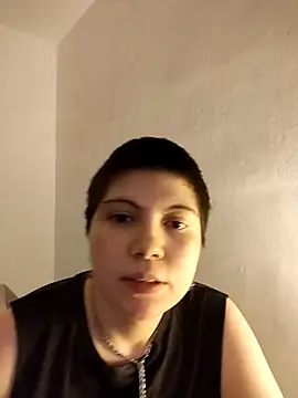 Snapshot of mollypop_ chatting on 11.05.25 mollypop online show from 11.05.25