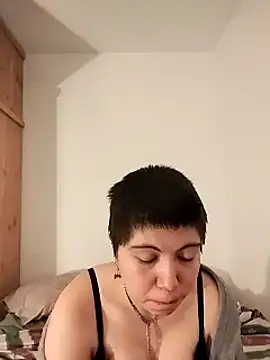 Snapshot of mollypop_ chatting on 11.08.25 mollypop online show from 11.08.25