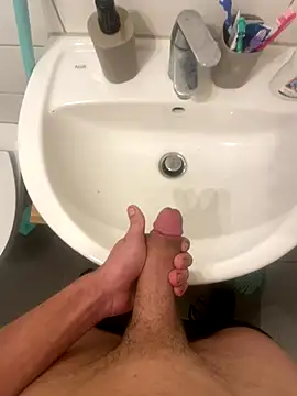 Snapshot of BigDickAmo chatting on 11.21.25 BigDickAmo online show from 11.21.25