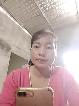 Snapshot of Kiuwi-omao chatting on 11.02.25 Kiuwi-omao online show from 11.02.25