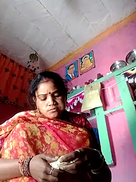 Snapshot of Sapna_ji123 chatting on 12.15.25 Sapna ji123 online show from 12.15.25