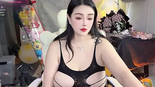 Snapshot of Yahoo-666 chatting on 11.25.25 Yahoo-666 online show from 11.25.25