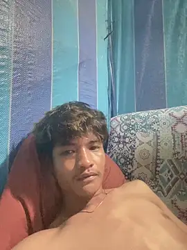 Snapshot of Robiwahyudi12345 chatting on 11.12.25 Robiwahyudi12345 online show from 11.12.25