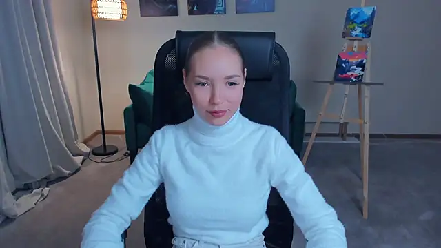 Snapshot of MerlePalaia chatting on 11.04.25 MerlePalaia online show from 11.04.25