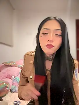 Snapshot of JIORYOvO chatting on 11.02.25 JIORYOvO online show from 11.02.25