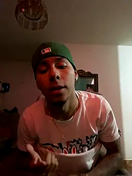 Snapshot of aron_sack chatting on 11.01.25 aron sack online show from 11.01.25