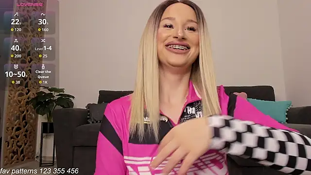 ScarletFlamee online show from 02.10.26