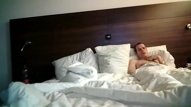 Snapshot of paulus52 chatting on 11.08.25 paulus52 online show from 11.08.25