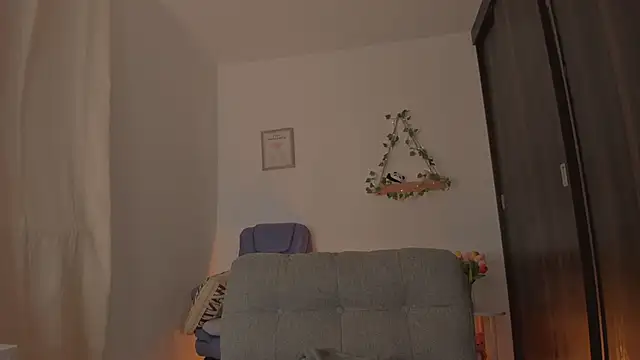 Snapshot of bergmanamii chatting on 04.21.26 bergmanamii online show from 04.21.26