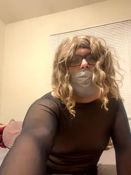 Snapshot of kittymia471 chatting on 11.02.25 kittymia471 online show from 11.02.25