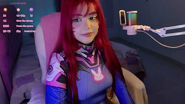 Snapshot of EmillieX chatting on 11.09.25 EmillieX online show from 11.09.25