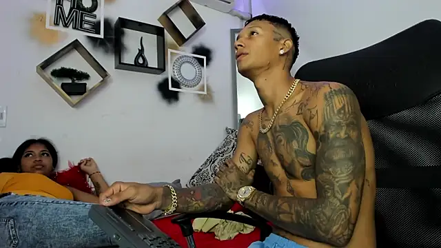 YuleimysAndAlex online show from 11.13.25