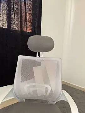 Snapshot of Who-am-I-201 chatting on 11.06.25 Who-am-I-201 online show from 11.06.25