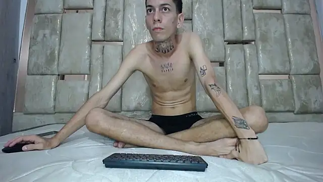 Snapshot of Who-am-I-201 chatting on 11.26.25 Who-am-I-201 online show from 11.26.25